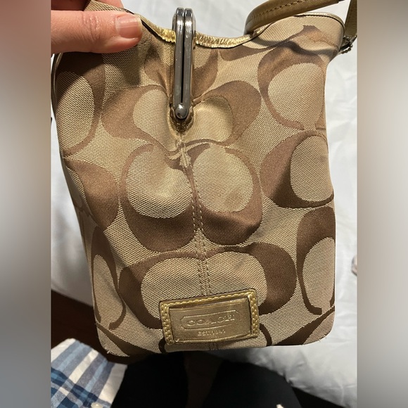 Coach Sateen Monogram shoulder purse in gold/brown/tan colour - Picture 8 of 9